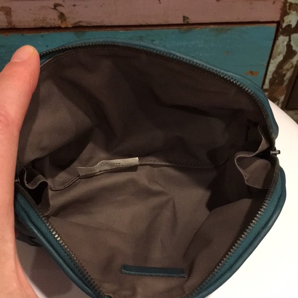 Bottega Veneta NEW MakeUp Case/ Clutch (deep Teal) - Picture 5 of 6